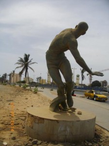 Lanceur de poids &agrave; la corniche ouest (2)
