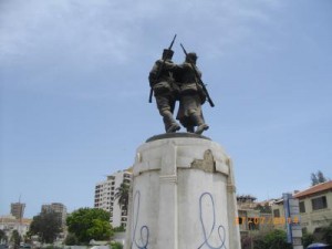 Monument en souvenir du tirailleur s&eacute;n&eacute;galais (5)