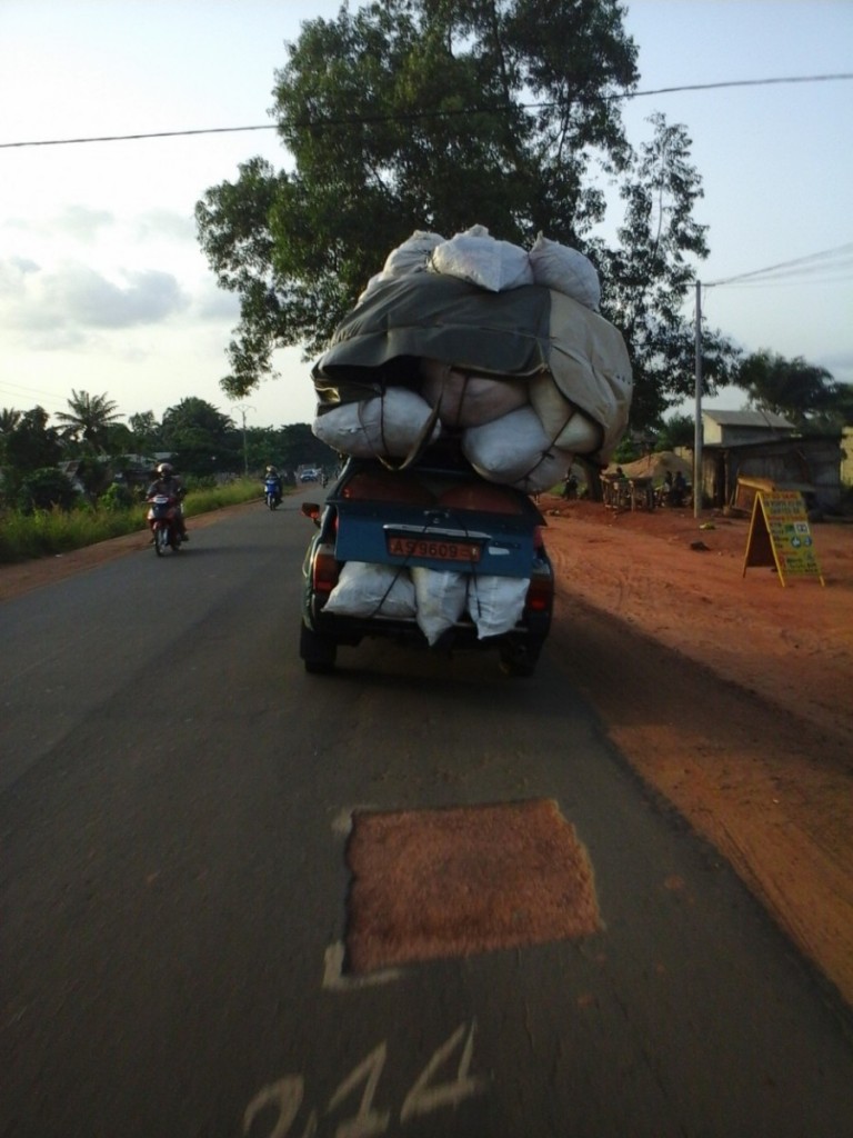 Article : La surcharge des v&eacute;hicules sur nos routes est l&rsquo;autre face de  la corruption &agrave; visage d&eacute;couvert au B&eacute;nin